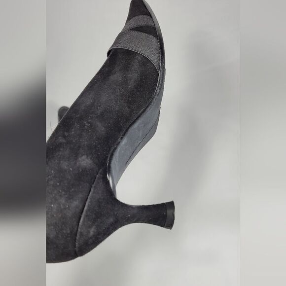 Stuart Weitzman  - Picture 7 of 8